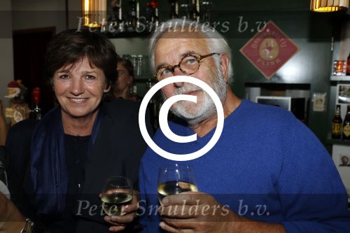 Amsterdam 10 september 2017
Opening expositie Bob Fosko en Bert Kuizenga.n Gijs Scholten van Aschat opent hem. Martine v Os met man