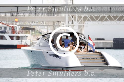 ibiza 15 augustus 2017
Jos Verstappen neemt zijn nieuwe vriendin de braziliaanse Amanda Sodre mee varen op een Wajer Yacht/boot . Zijn zoon Max en dochter Victoria Verstappen zijn er ook bij. Max heeft meerdere vrienden bij waaronder Mark Cox Dave Blom en Sander de Jonge.