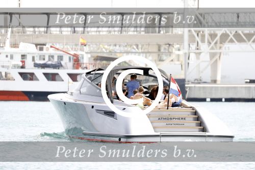 ibiza 15 augustus 2017
Jos Verstappen neemt zijn nieuwe vriendin de braziliaanse Amanda Sodre mee varen op een Wajer Yacht/boot . Zijn zoon Max en dochter Victoria Verstappen zijn er ook bij. Max heeft meerdere vrienden bij waaronder Mark Cox Dave Blom en Sander de Jonge.