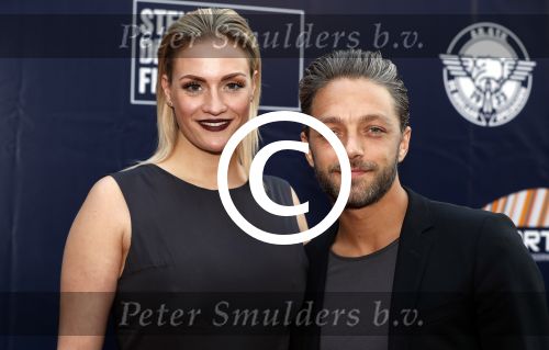 Apeldoorn 2 september 2017
Premiere Spaak in Omnisport . De hoofdrollen worden oa gespeeld door Tim Douwsma Aart Staartjes en Saskia Elise. Steven de Jong is de producent
Michelle Splietelhof en partner Tommie Christiaan