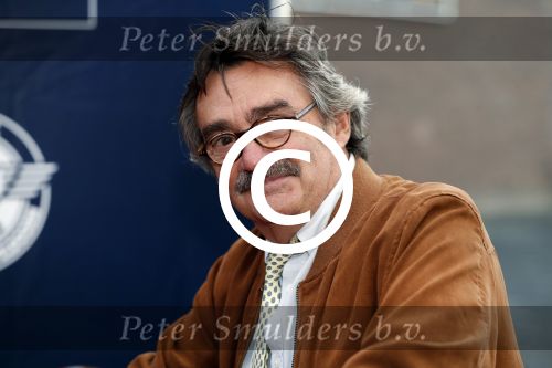Apeldoorn 2 september 2017
Premiere Spaak in Omnisport . De hoofdrollen worden oa gespeeld door Tim Douwsma Aart Staartjes en Saskia Elise. Steven de Jong is de producent
Michiel Kerbosch