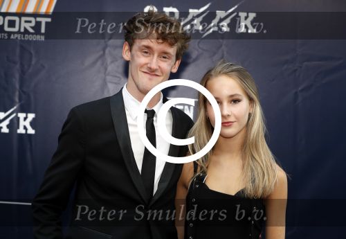 Apeldoorn 2 september 2017
Premiere Spaak in Omnisport . De hoofdrollen worden oa gespeeld door Tim Douwsma Aart Staartjes en Saskia Elise. Steven de Jong is de producent
Nick Golterman