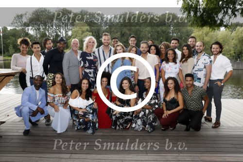 Amsterdam 6 september 2017
Perspresentatie van de musical On Your Feet bij strand Zuid. De cast met oa Ellen Evers, Jim Bakkum, Vajen van den Bosch, Albert Verlinde Nurlaila Kareem en  Tommie Christiaan