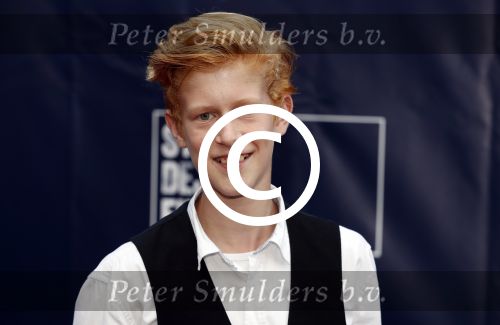 Apeldoorn 2 september 2017
Premiere Spaak in Omnisport . De hoofdrollen worden oa gespeeld door Tim Douwsma Aart Staartjes en Saskia Elise. Steven de Jong is de producent
Owen Kaat