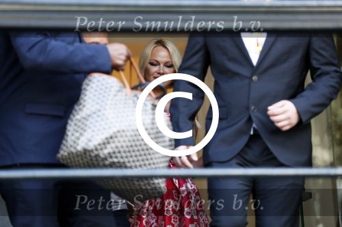 Amsterdam 3 september 2017  
Pamela Anderson vertrekt uit het Waldorf Astoria Hotel