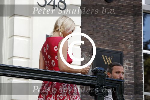 Amsterdam 3 september 2017  
Pamela Anderson vertrekt uit het Waldorf Astoria Hotel