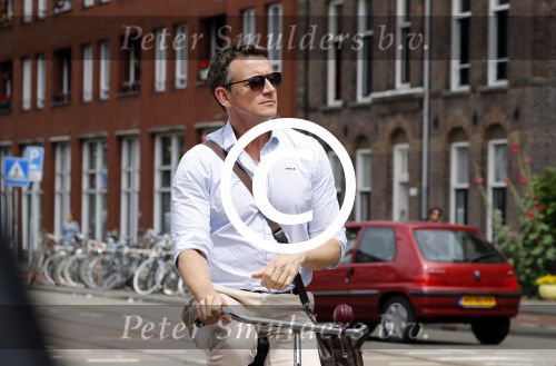 Amsterdam 5 juli 2017
Henry van Loon op terrasPaul Groot op de fiets in Amsterdam