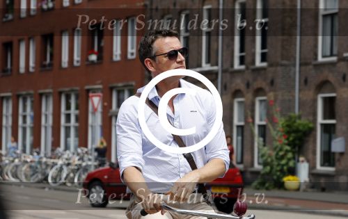 Amsterdam 5 juli 2017
Henry van Loon op terrasPaul Groot op de fiets in Amsterdam
