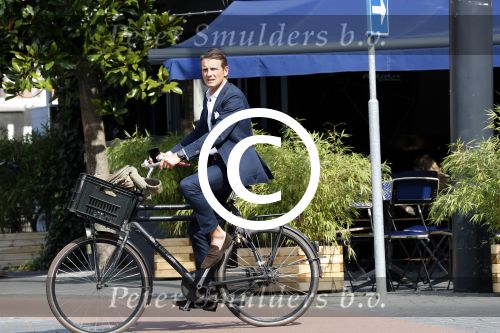 Amsterdam 7 september 2017
Prins Maurits op de fiets in amsterdam zuid.