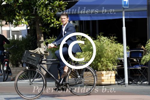 Amsterdam 7 september 2017
Prins Maurits op de fiets in amsterdam zuid.