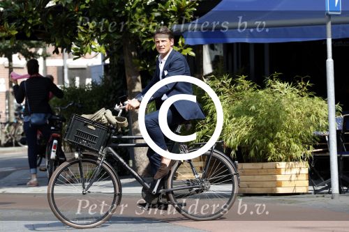 Amsterdam 7 september 2017
Prins Maurits op de fiets in amsterdam zuid.