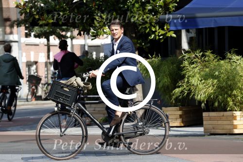 Amsterdam 7 september 2017
Prins Maurits op de fiets in amsterdam zuid.