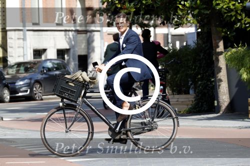 Amsterdam 7 september 2017
Prins Maurits op de fiets in amsterdam zuid.