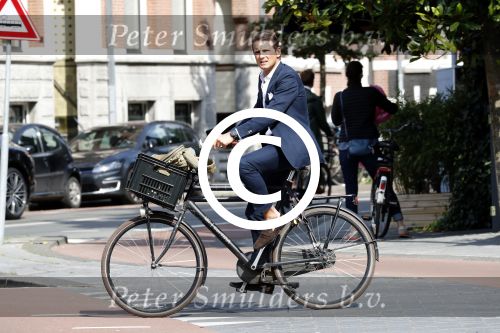 Amsterdam 7 september 2017
Prins Maurits op de fiets in amsterdam zuid.