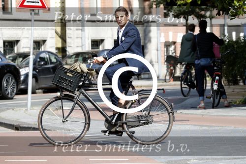 Amsterdam 7 september 2017
Prins Maurits op de fiets in amsterdam zuid.