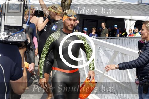 Amsterdam 3 september 2017  
ALS Cityswim in de amsterdamse grachten. ralph de Vries