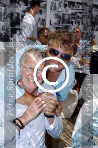 Saint Tropez 3 augustus 2017
Jan des Bouvrie viert zijn 75e verjaardag met familie en vrienden bij Tropezina. Jan met Rene en Natasja Froger