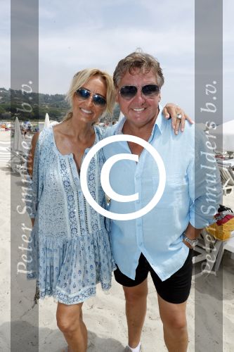 Saint Tropez 3 augustus 2017
Jan des Bouvrie viert zijn 75e verjaardag met familie en vrienden bij Tropezina. rene en Natasja Froger met zoon Danny en zijn vriendin