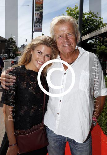 Best 9 juli 2017
40 jaar Luv met Marga Scheide Ria Thielsch en Jose Hoebee . Het feest werd gevierd bij Quattre Bras. Renee Gunning met vader