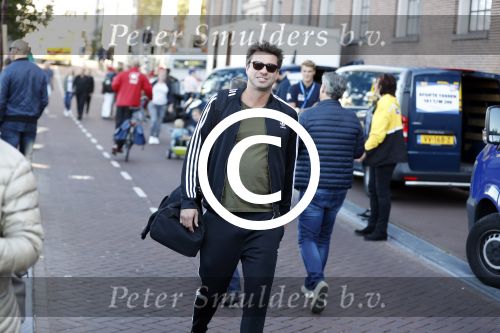 Amsterdam 3 september 2017  
ALS Cityswim in de amsterdamse grachten. Johnny de Mol jr en Rick Brandsteder zemmen met Ralph en Carlijn de Vies en hun kinderen  zoon Daniel en  hun dochter