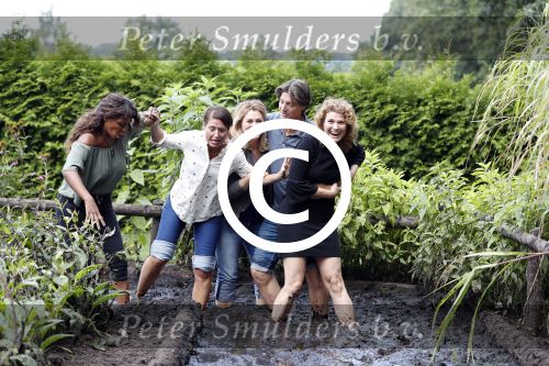 t Harde 5 september 2017
Presentatie cast Opvliegers. Antje Monteiro, Anouk van Nes, Joanne Telesford, Sandra Mattie,
Producent is  Rick Engelkes