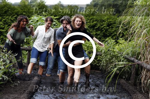 t Harde 5 september 2017
Presentatie cast Opvliegers. Antje Monteiro, Anouk van Nes, Joanne Telesford, Sandra Mattie,
Producent is  Rick Engelkes