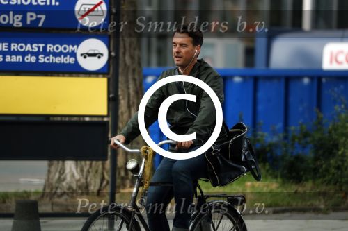 Amsterdam 26 juli 2017
Rik v d Westelaken op de fiets in Amsterdam