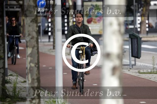 Amsterdam 26 juli 2017
Rik v d Westelaken op de fiets in Amsterdam