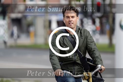 Amsterdam 26 juli 2017
Rik v d Westelaken op de fiets in Amsterdam