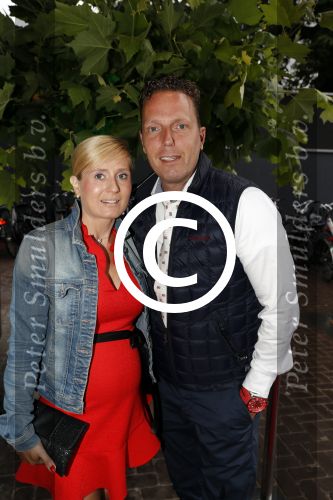 Hilversum 11 juli 2017
Premiere war of the planet of the apes in bioscoop Hilversum. Rob Geus met zijn zwangere vrouw