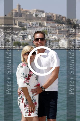 ibiza 24 juni 2017 
Rob Geus met zijn zwangere vrouw op vakantie op ibiza