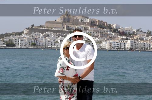 ibiza 24 juni 2017 
Rob Geus met zijn zwangere vrouw op vakantie op ibiza