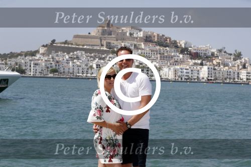 ibiza 24 juni 2017 
Rob Geus met zijn zwangere vrouw op vakantie op ibiza