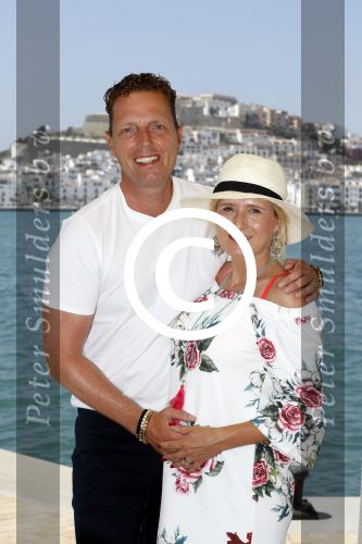 ibiza 24 juni 2017 
Rob Geus met zijn zwangere vrouw op vakantie op ibiza