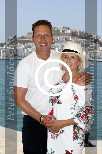ibiza 24 juni 2017 
Rob Geus met zijn zwangere vrouw op vakantie op ibiza