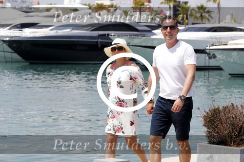 ibiza 24 juni 2017 
Rob Geus met zijn zwangere vrouw op vakantie op ibiza