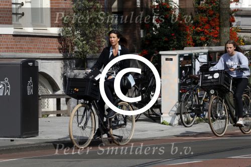 Amsterdam 7 september 2017 
Robine v d Meer met dochter op de fiets in amsterdam