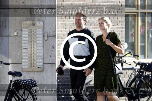 Leiden 2 juli 2017 
Jochem Myjer en zijn vriendin Marloes Novan vieren de 40e verjaardag van Jochem met familie en vrienden. Ronald Molendijk met zijn vrouw Angelique Breve