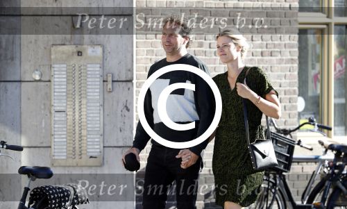 Leiden 2 juli 2017 
Jochem Myjer en zijn vriendin Marloes Novan vieren de 40e verjaardag van Jochem met familie en vrienden. Ronald Molendijk met zijn vrouw Angelique Breve