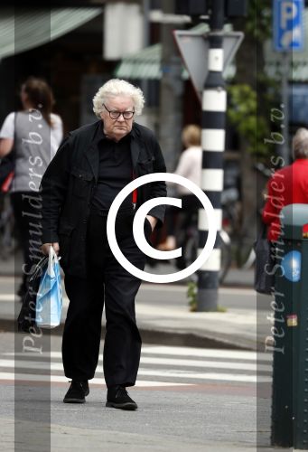 Amsterdam 28 juli 2017
Rudi Fuchs op straat in amsterdam.
