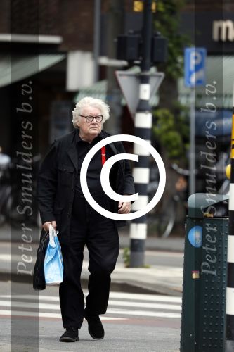 Amsterdam 28 juli 2017
Rudi Fuchs op straat in amsterdam.
