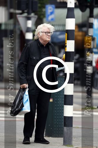 Amsterdam 28 juli 2017
Rudi Fuchs op straat in amsterdam.