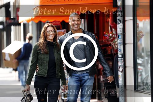 Amsterdam 7 september 2017 
Ruud Gullit met zijn vriendin Karin de Rooy op de pc hooftstraat