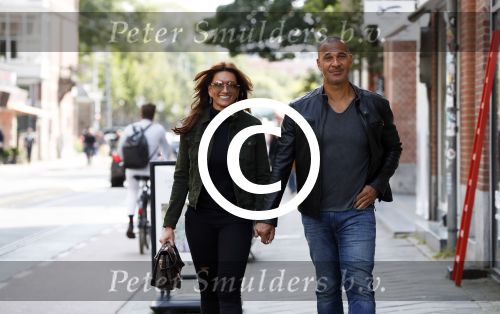 Amsterdam 7 september 2017 
Ruud Gullit met zijn vriendin Karin de Rooy op de pc hooftstraat