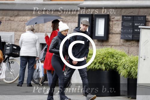 Amsterdam 16 september 2017 
Sallie Harmsen met vriend in amsterdam