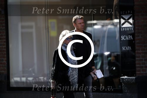Amsterdam 15 september 2017 
Sheila de Vries met zoon op straat in amsterdam zuid