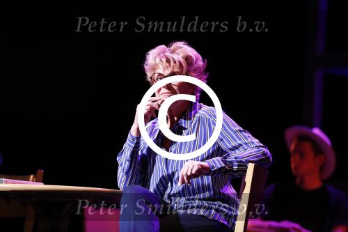 Hoorn 12 september 2017
Albert Verlinde en stage entertainment presenteren cast Annie MG Schmidt. Simone Kleinsma William Spaaij Marjolein TouwWim v d Driessche en Jeske v d Staak
De repetities waren in de schouwburg van Hoorn.