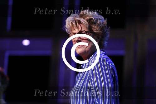 Hoorn 12 september 2017
Albert Verlinde en stage entertainment presenteren cast Annie MG Schmidt. Simone Kleinsma William Spaaij Marjolein TouwWim v d Driessche en Jeske v d Staak
De repetities waren in de schouwburg van Hoorn.