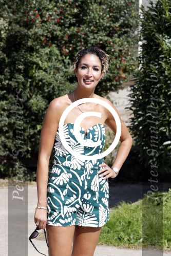 Eiland van Maurik 4 september 2017
Groepsfoto met Nicolette Kluijver en Dennis Weening met Marieke Elsinga, Anouk Hoogendijk, Roeland Fernhout, Niels Gomperts, Carolina Dijkhuizen, Henk Poort, Joelle Witschge, Richard Witschge, Shelly Sterk, Soundos El Ahmadi, Danny Froger, Kaj Gorgels, Nicole Buch en Brace. tijdens de persviewing van Expeditie Robinson 2017 op het Eiland van Maurik