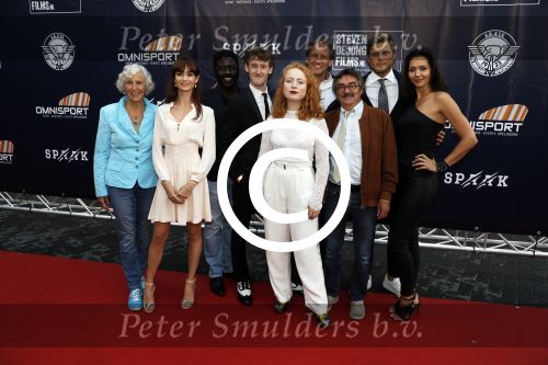 Apeldoorn 2 september 2017
Premiere Spaak in Omnisport . De hoofdrollen worden oa gespeeld door Tim Douwsma Aart Staartjes en Saskia Elise. Steven de Jong is de producent